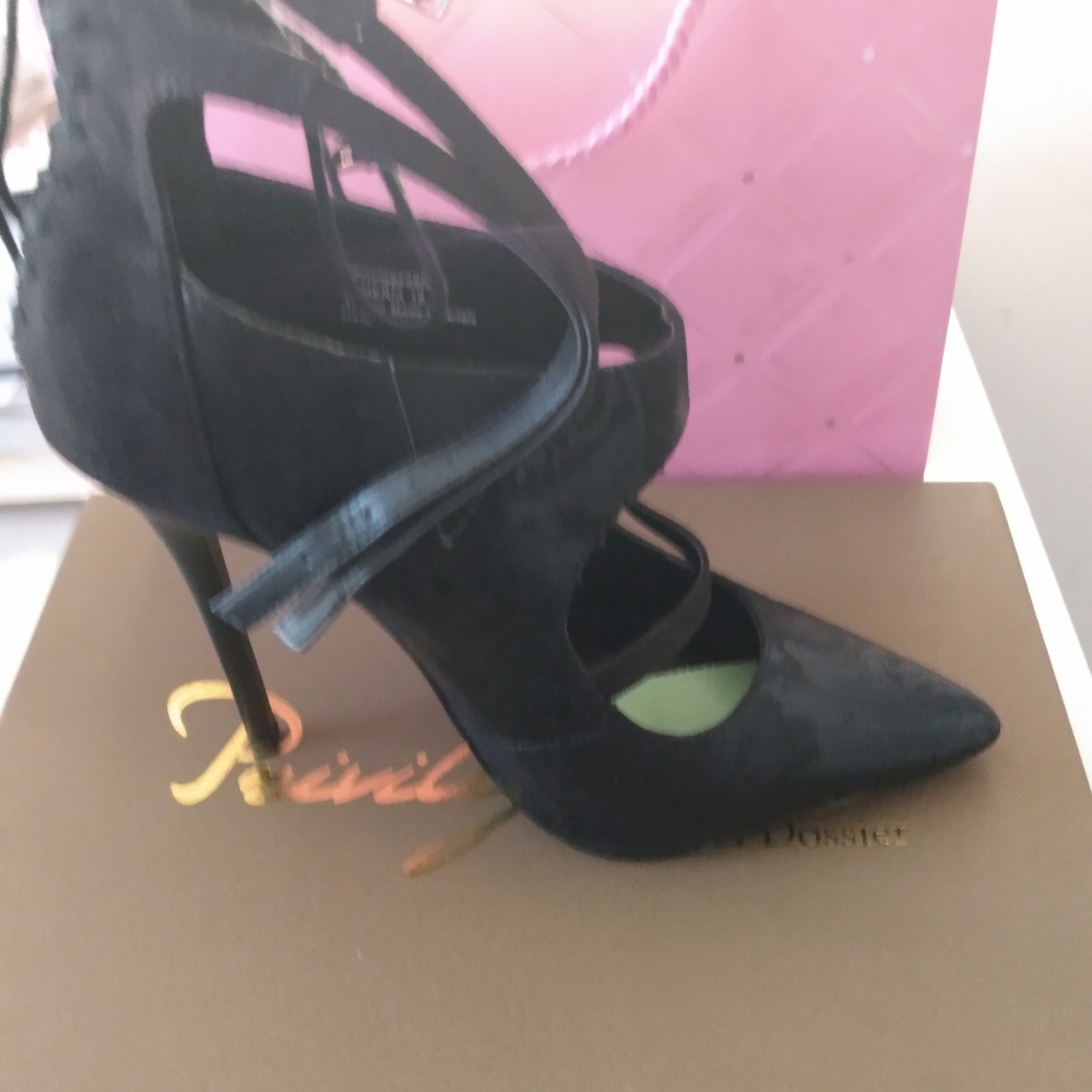 Privileged By J. Dossier Pumps